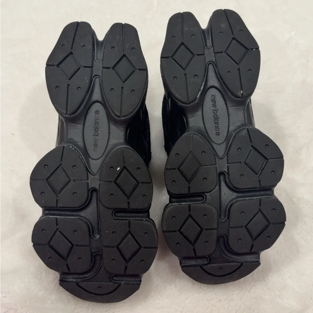New Balance All-Black 9060 Sneakers - Picture 4 of 4